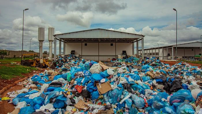 Como o Brasil poderia melhorar a destinação do seu lixo