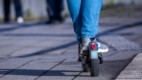 Barcelona vai multar em até € 500 quem andar de patinete na calçada