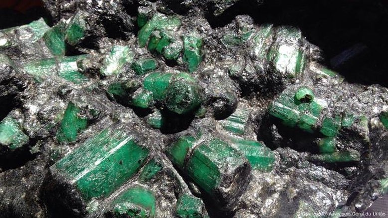 EUA formalizam devolução de esmeralda de R$ 6 bilhões ao Brasil