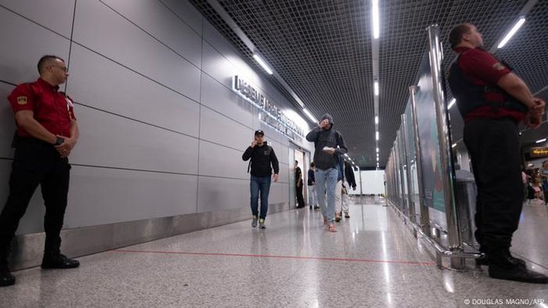 Brasil cobrará EUA por trato 'degradante' a brasileiros