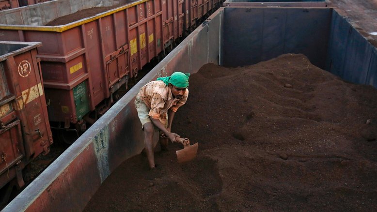 Carregamento de minério de ferro