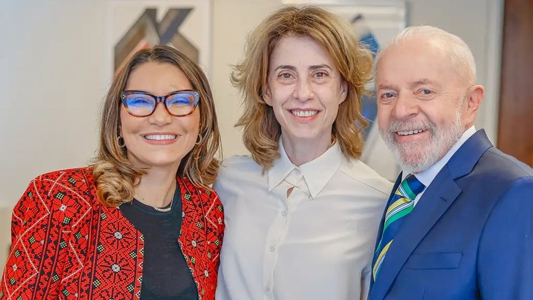 Fernanda Torres posa com Janja e Lula