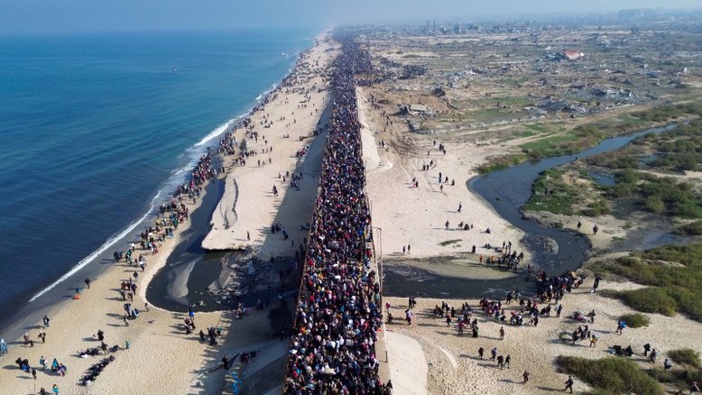 Palestinos vão para o norte de Gaza