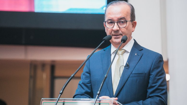 Moraes manda PF ouvir governador que disse que Bolsonaro e Valdemar 'conversam muito'