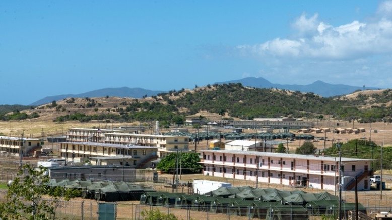 ONGs processam governo Trump para pedir acesso a migrantes em Guantánamo