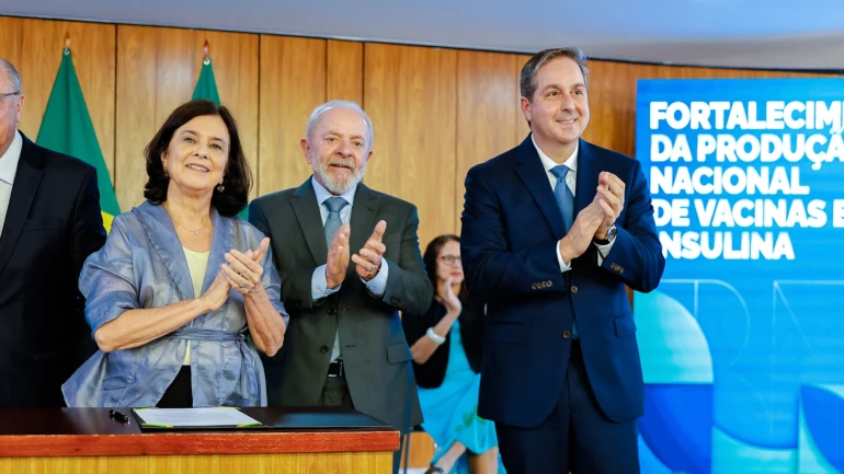 25.02.2025 - Cerimônia de Assinatura de Parcerias para Fortalecimento da Produção e Inovação de Vacinas e Biofármacos Presidente da República, Luiz Inácio Lula da Silva, durante cerimônia de Assinatura de Parcerias para Fortalecimento da Produção e Inovação de Vacinas e Biofármacos. Palácio do Planalto, Brasília - DF.