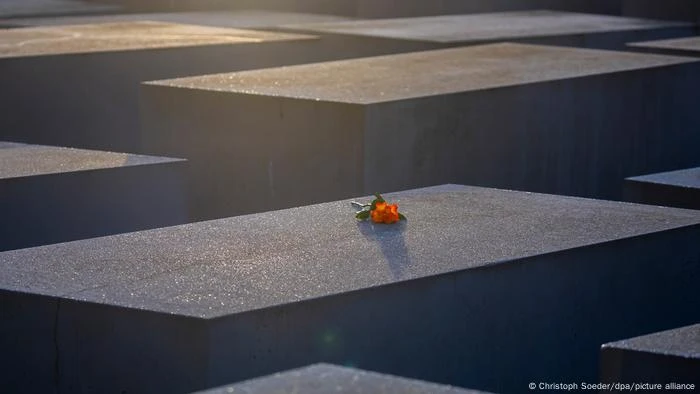 Mais velha sobrevivente do Holocausto morre aos 113 anos