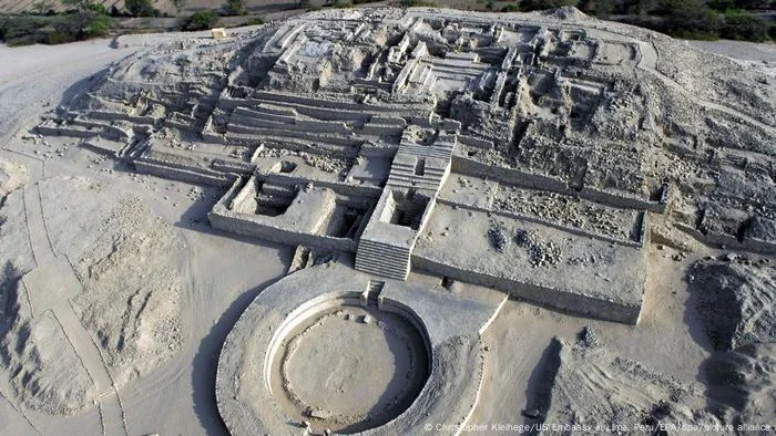 Peru descobre nova pirâmide de civilização mais antiga da América
