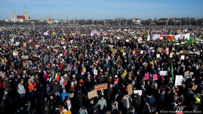 Protestos contra extremismo de direita mobilizam Alemanha