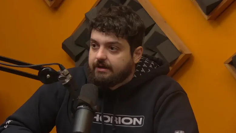 Moraes desbloqueia redes sociais do influenciador Monark
