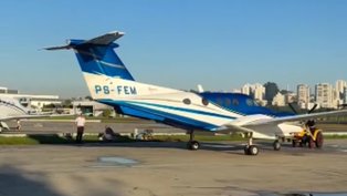Avião de pequeno porte