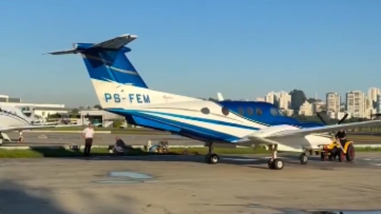 Avião de pequeno porte