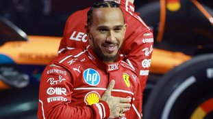 Hamilton se diz feliz com atualizações no carro da Ferrari