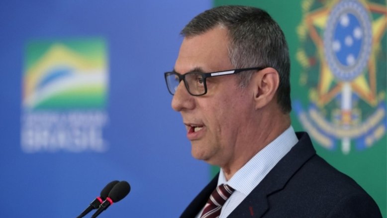 Ex-porta-voz de Bolsonaro, general ganha mais dois anos em posto no Exército