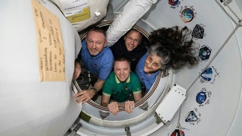 Astronautas presos na ISS estão mais perto de retornar à Terra
