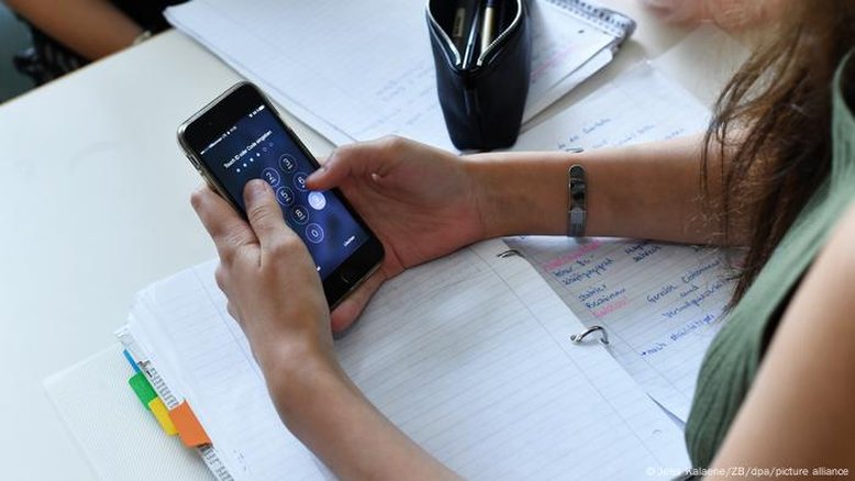 [Coluna] Como as escolas estão se adaptando à proibição dos celulares