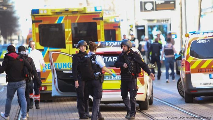 Motorista avança contra multidão na cidade alemã de Mannheim