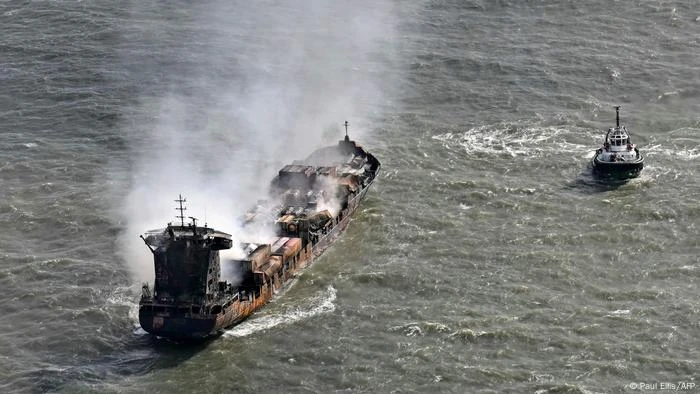 Colisão de navios no Mar do Norte alarma ambientalistas