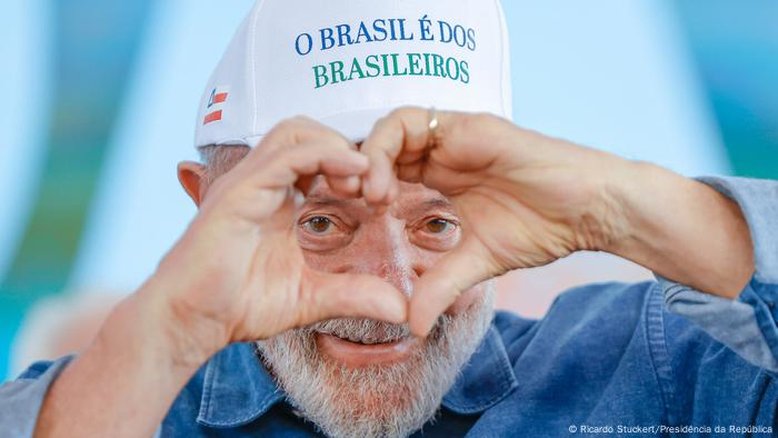 Tire o boné, Lula!