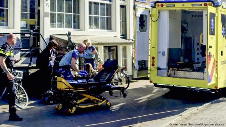 Ataque a faca deixa feridos no centro histórico de Amsterdã