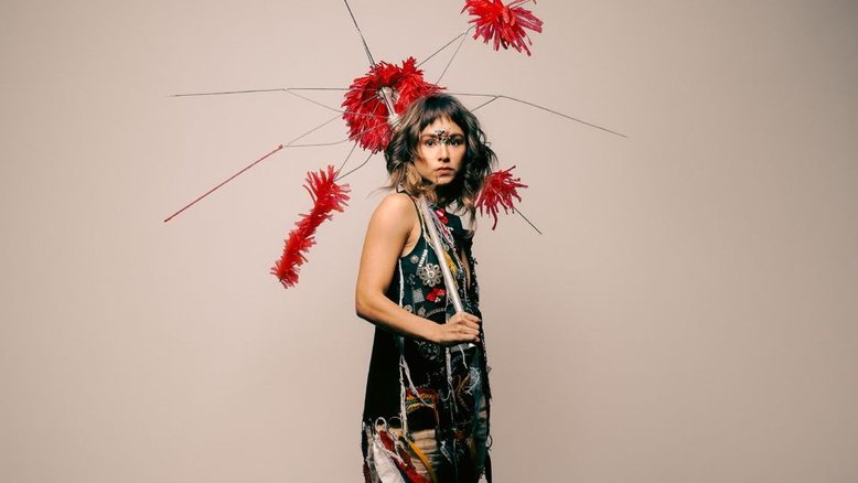 A cantora, compositora e dançarina Flaira Ferro