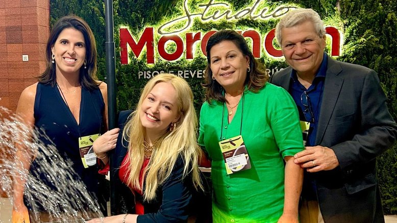 Família Morandin recebe Luciana Vendramini na Expo Revestir