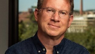 Jornalista é incluído por engano em grupo do governo Trump e recebe planos de guerra