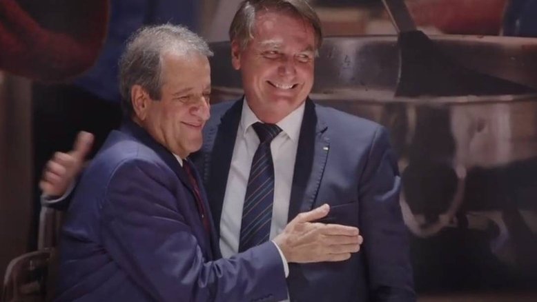 Moraes derruba medidas cautelares e autoriza encontros de Valdemar e Bolsonaro