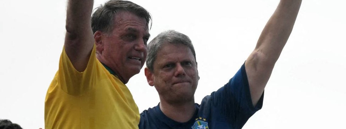 Jair Bolsonaro e Tarcisio de Freitas em evento no Rio de Janeiro