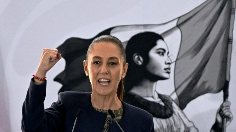 Presidente do México sofre assédio sexual na rua