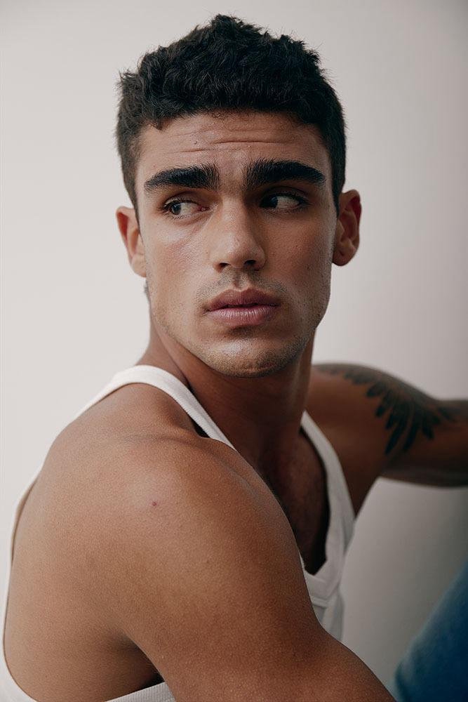 Conheça João Araújo, um dos rostos brasileiros de maior destaque na moda mundial