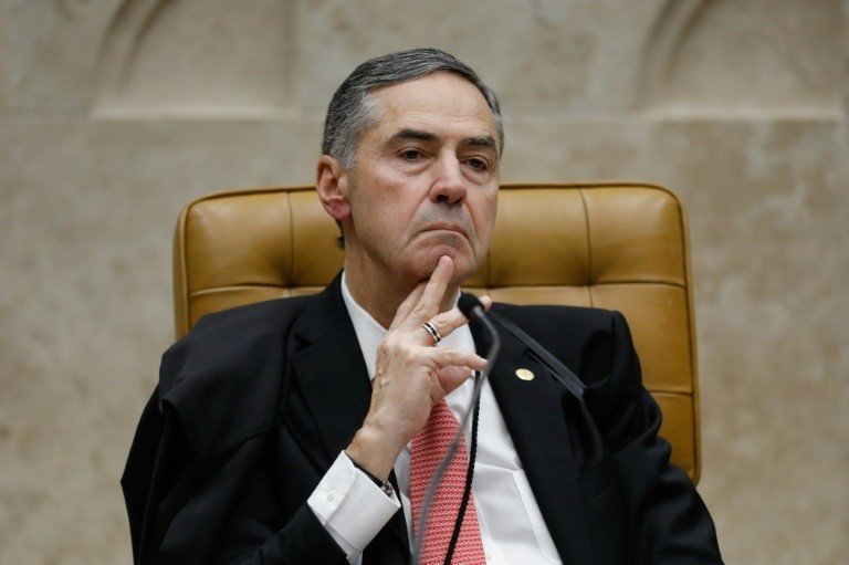 Barroso pede sessão extraordinária para dar voto sobre aborto antes da aposentadoria