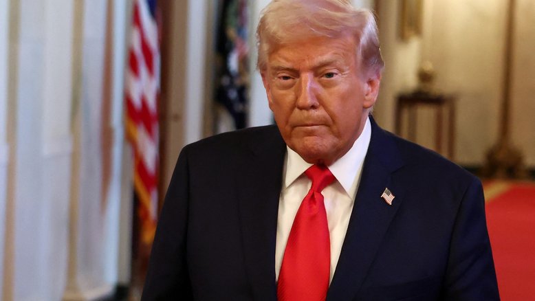 Trump pede à Suprema Corte que permita proibição de militares trans