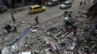 Ataque israelense mata pelo menos 44 pessoas em Gaza e atinge delegacia de polícia