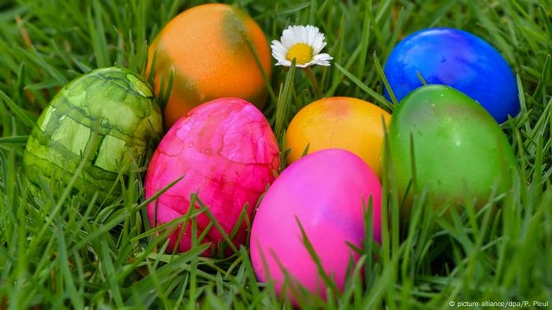 Pequena história do coelho, do ovo e das tradições de Páscoa