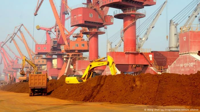 China reage a Trump e anuncia tarifas de 34% aos EUA