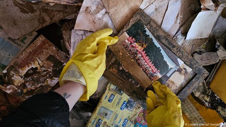 "Fica um vazio": parentes de desaparecidos nas enchentes no RS vivem luto sem fim