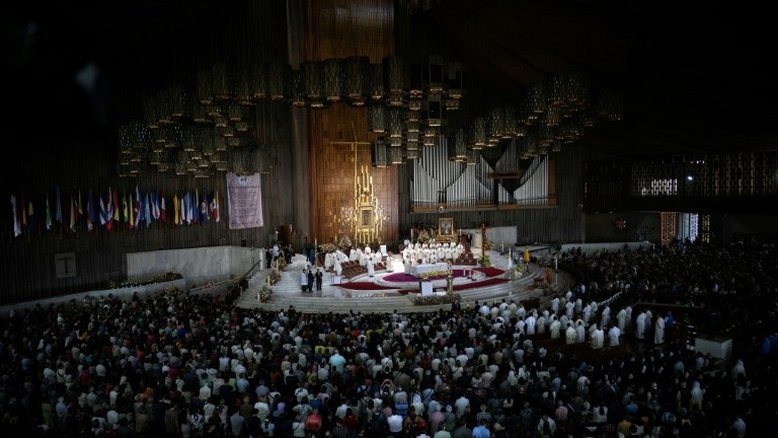 Mexicanos homenageiam Francisco na Basílica de Guadalupe, seu lugar 'favorito'