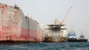 Bombardeio dos EUA a porto mata dezenas no Iêmen