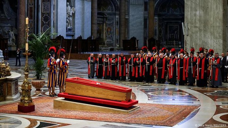 Vaticano inicia despedida de Francisco