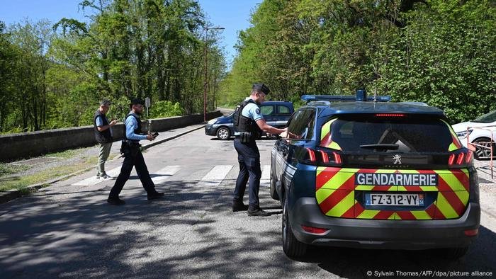 France: Police Hunt Suspicious Knife Attack in Mesquita - News Directory 3