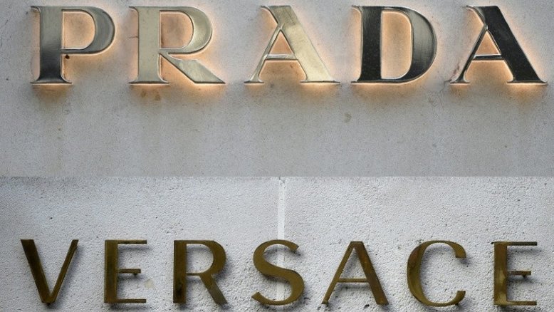 Grupo italiano Prada anuncia compra da sua rival Versace por € 1,25 bilhão