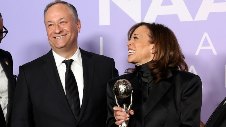 Trump demite marido de Kamala Harris do conselho do Museu do Holocausto