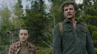 Bella Ramsey e Pedro Pascal em 'The Last of Us'