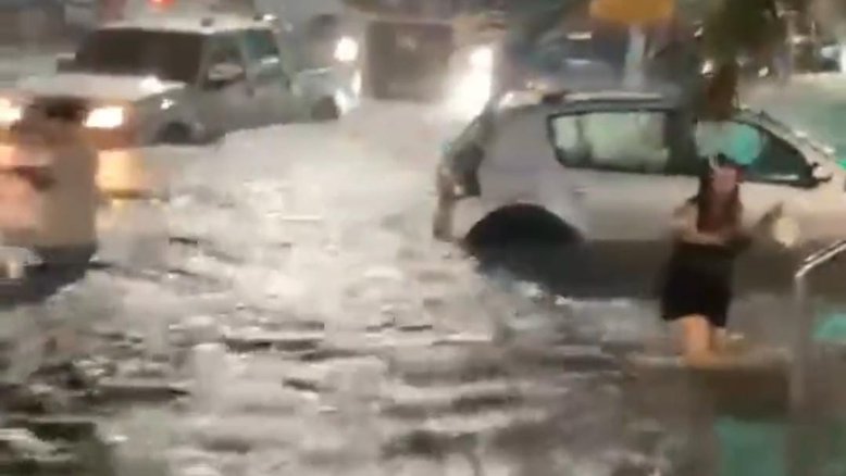 Chuvas fortes deixam RJ em alerta, uma desaparecida e desalojados
