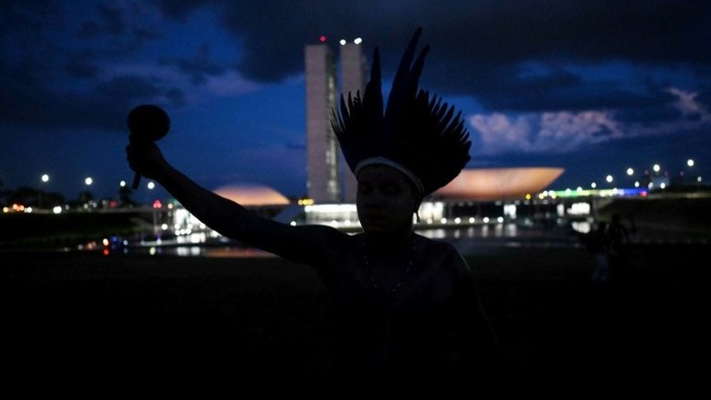 Indígenas e ambientalistas pedem acordo na COP30 pelo fim dos combustíveis fósseis