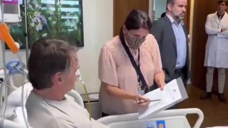 Intimação de Bolsonaro na UTI é legal? Veja o que dizem juristas