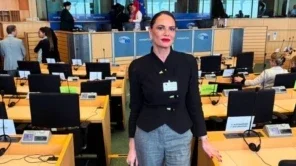 A viagem de Luiza Brunet à Europa para falar de direitos das mulheres
