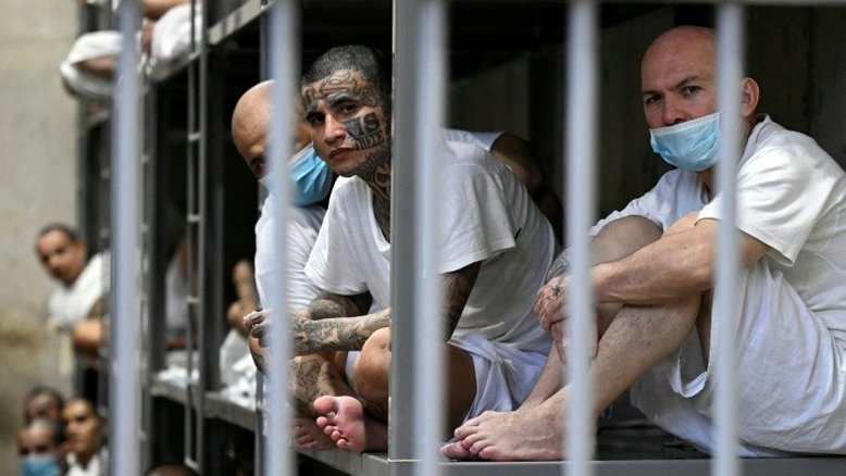 EUA 'negou devido processo' a imigrantes deportados, denunciam especialistas da ONU