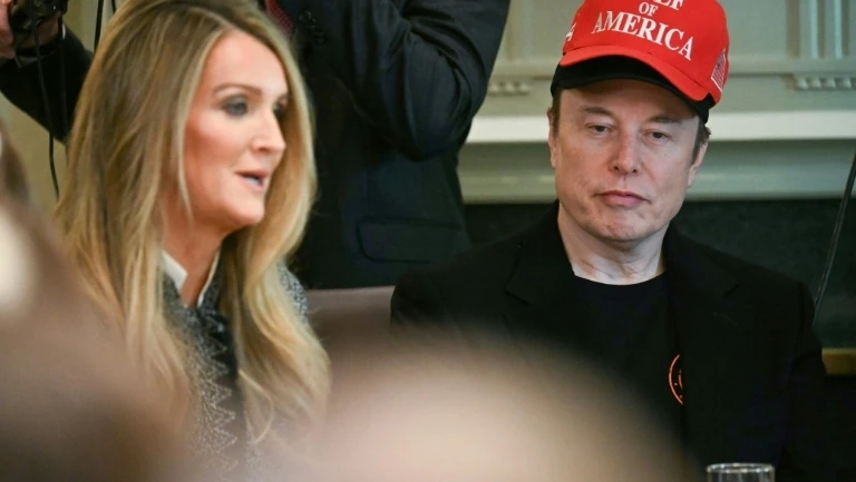 Trump diz a Musk que ele pode ficar em sua equipe pelo tempo que quiser